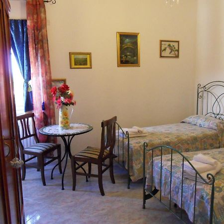 Di Mare E Di Sale Bed & Breakfast Anzio Dış mekan fotoğraf